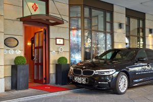 BMW vor Berlin Capital Club BCC

Copyright: Henry H. Herrmann
Datum 18.01.2019