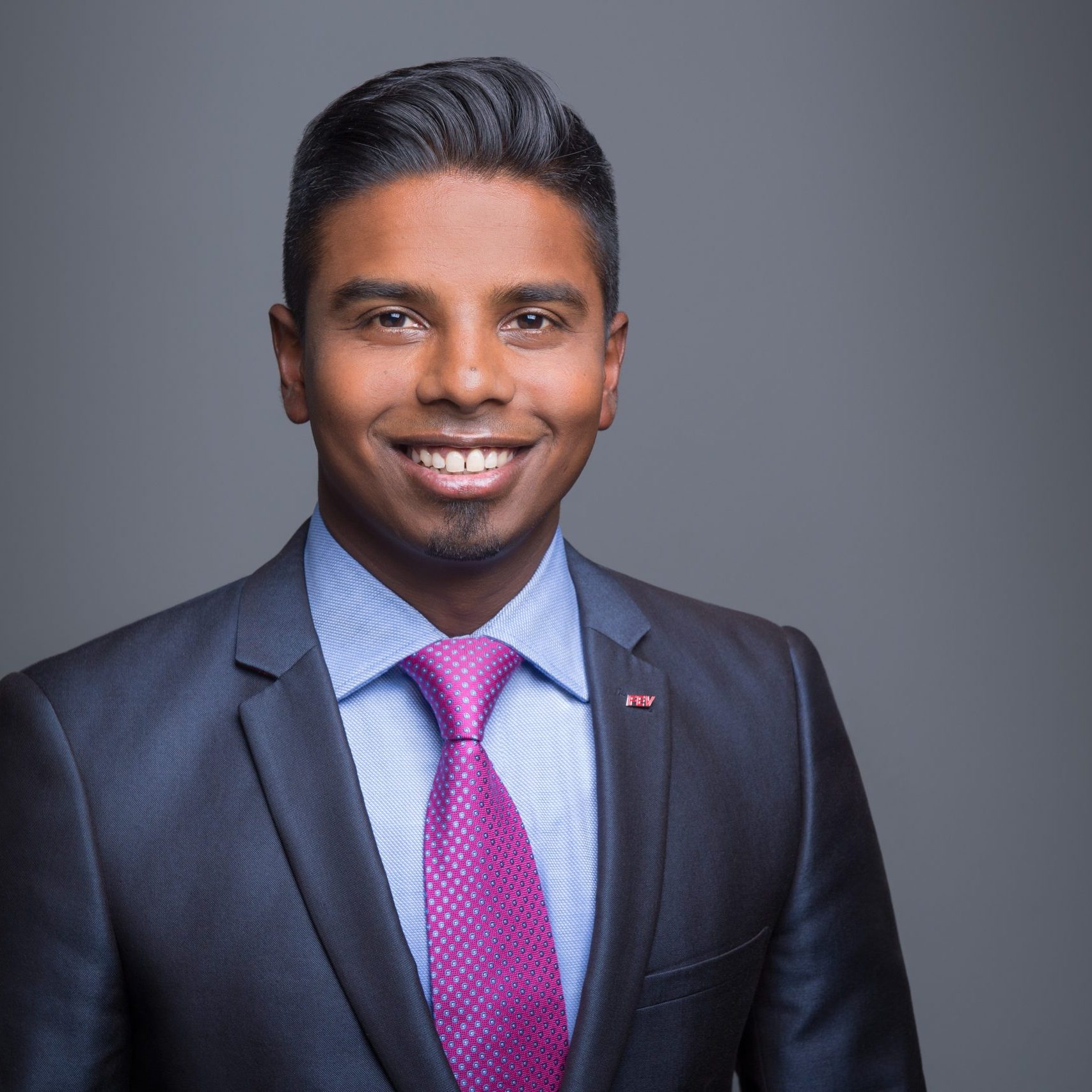 Profile_Foto_Tharmakulasingam.jpg